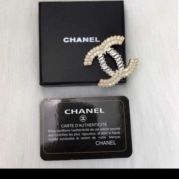 Channel  Brooch - Picture 2 of 2